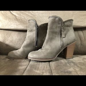 Grey suede zipper ankle boots with heels. Size 8